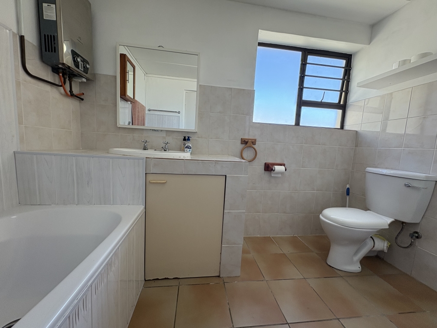 4 Bedroom Property for Sale in Pearl Bay Western Cape